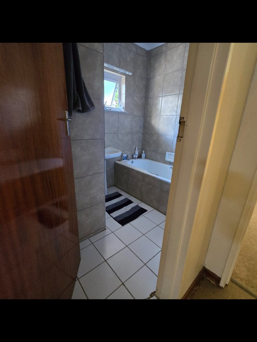 4 Bedroom Property for Sale in Brandwag Free State